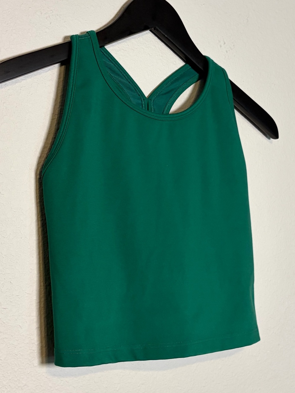 Beyond Yoga Power Beyond Strive Cropped Tank in Meadow Green - Size Large - Picture 4 of 7
